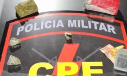 CPE prende jovem suspeito de tráfico de drogas no bairro Vila União, em Catalão CPE prende jovem suspeito de tráfico de drogas no bairro Vila União, em Catalão