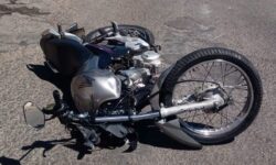 Colisão entre duas motocicletas deixa três feridos em Caldas Novas Colisão entre duas motocicletas deixa três feridos em Caldas Novas