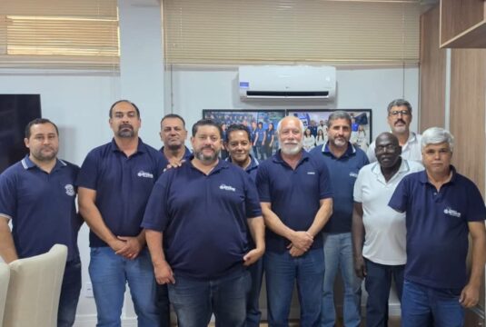 Metabase reconhece trajetória de diretor da CMOC em encontro de despedida