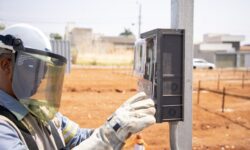 Agosto Vermelho: Equatorial Goiás reforça orientações para evitar acidentes com rede elétrica Agosto Vermelho: Equatorial Goiás reforça orientações para evitar acidentes com rede elétrica