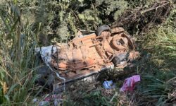 Passageiro morre e dois ficam feridos em acidente entre van e carreta na GO-330, em Ipameri Passageiro morre e dois ficam feridos em acidente entre van e carreta na GO-330, em Ipameri