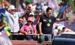 Daniel Vilela percorre Novo Gama e Valparaíso em agenda de campanha no Entorno do DF Daniel Vilela percorre Novo Gama e Valparaíso em agenda de campanha no Entorno do DF