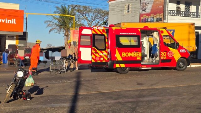 Colisão entre duas motos deixa homem ferido na Avenida JK, em Catalão