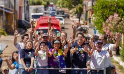 Em Uruana, Daniel Vilela recebe apoio de prefeitos durante grande carreata Em Uruana, Daniel Vilela recebe apoio de prefeitos durante grande carreata