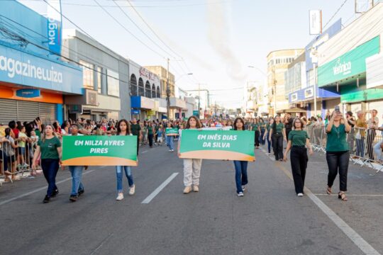 Desfile Cívico reúne milhares de pessoas e marca comemorações dos 167 anos de Catalão