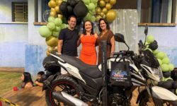 Feirinha Mensal celebra Dia dos Pais com sorteio de moto zero km em Cumari
