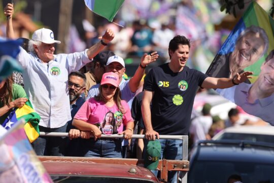 Líder nas pesquisas, Daniel Vilela visita 20 municípios em uma semana e mostra força da base