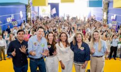 Gracinha Caiado recebe apoio de primeiras-damas e promete defender municípios no Senado Gracinha Caiado recebe apoio de primeiras-damas e promete defender municípios no Senado