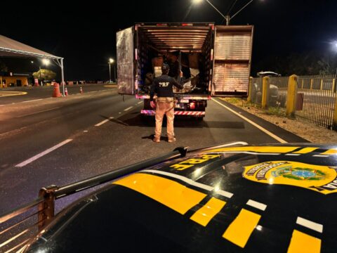 PRF recupera veículo clonado e apreende peças de Hilux com sinais de desmanche em Catalão