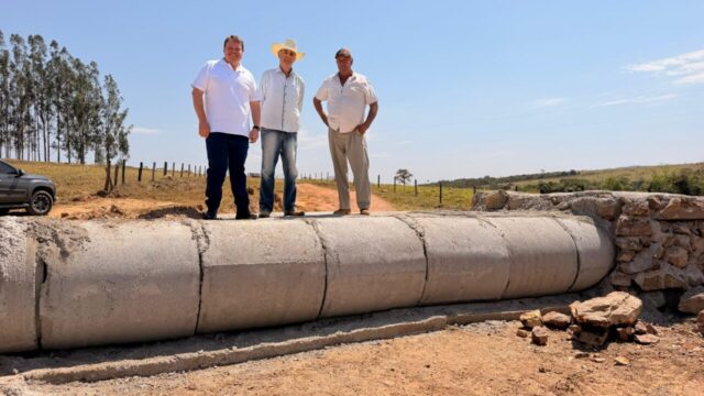 Corumbaíba avança com obras de manilhamento e melhorias nas estradas rurais