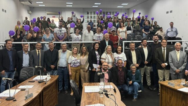 Câmara de Catalão retoma atividades após recesso e abre trabalhos do 2º semestre com destaque para o Agosto Lilás e aprecia 10 projetos de lei