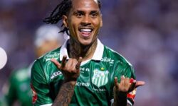 Uberlândia vence CSA de novo, garante acesso à Série C após 23 anos e é o primeiro time a subir na Série D Uberlândia vence CSA de novo, garante acesso à Série C após 23 anos e é o primeiro time a subir na Série D