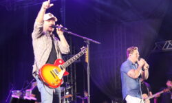 Segunda noite do Ouvidor Rodeio Show é sucesso total e leva multidão para assistir George Henrique & Rodrigo Segunda noite do Ouvidor Rodeio Show é sucesso total e leva multidão para assistir George Henrique & Rodrigo
