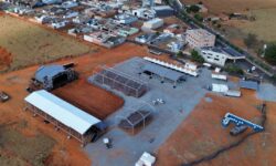 Estrutura do Ouvidor Rodeio Show está 95% concluída para 11ª edição do evento Estrutura do Ouvidor Rodeio Show está 95% concluída para 11ª edição do evento