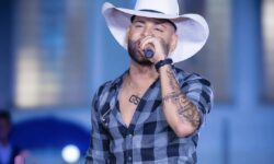 Ouvidor Rodeio Show fecha com chave de ouro neste sábado (29) com finais na arena e show de Guilherme Silva Ouvidor Rodeio Show fecha com chave de ouro neste sábado (29) com finais na arena e show de Guilherme Silva