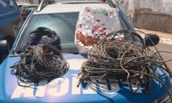 Homem é flagrado com fios de cobre furtados de empresa em Catalão, diz PM Homem é flagrado com fios de cobre furtados de empresa em Catalão, diz PM