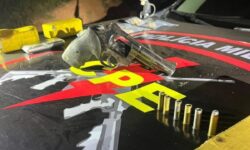 Foragido morre após confronto com a CPE em chácara de Piracanjuba, diz PM Foragido morre após confronto com a CPE em chácara de Piracanjuba, diz PM