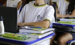 Rede estadual de ensino retoma aulas no dia 3 de agosto Rede estadual de ensino retoma aulas no dia 3 de agosto