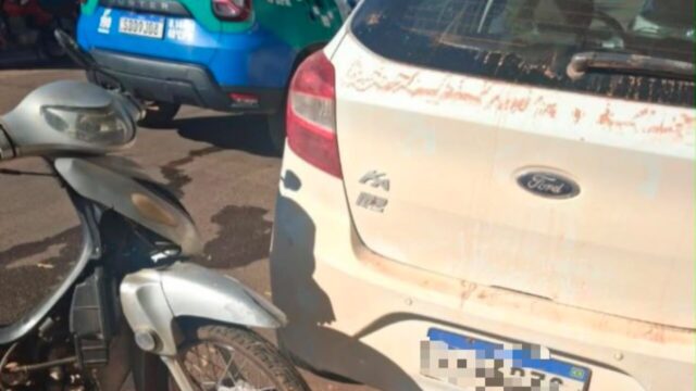 Mulher é presa por embriaguez ao volante após bater motocicleta em carro estacionado em Campo Alegre de Goiás