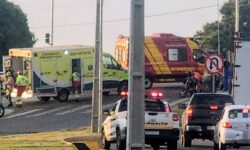 Grave acidente entre duas motos deixa duas pessoas feridas no viaduto da BR-050, em Catalão