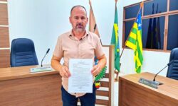 Vereador propõe entrada solidária com doação de alimentos na Festa do Peão de Ouvidor Vereador propõe entrada solidária com doação de alimentos na Festa do Peão de Ouvidor
