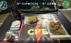 CPE apreende 2 kg de maconha e prende suspeito de tráfico no Setor Conquista, em Catalã CPE apreende 2 kg de maconha e prende suspeito de tráfico no Setor Conquista, em Catalã