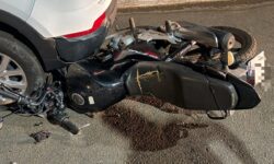 Motociclista fica ferido após bater na traseira de carro estacionado em Catalão