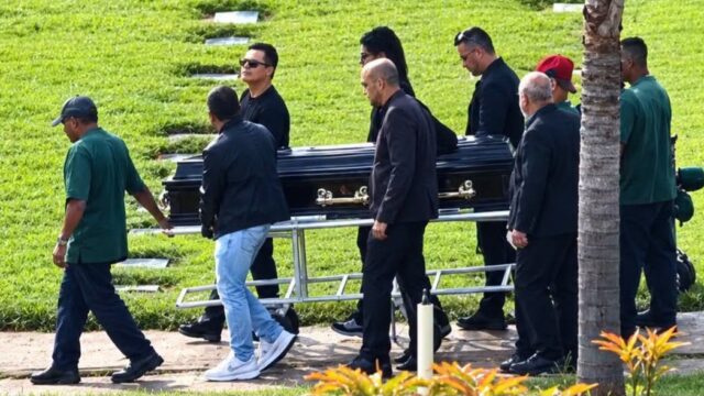 Rick, da dupla Rick & Renner, é enterrado em cerimônia restrita para amigos e família em Sorocaba-SP; artistas sertanejos também estiveram presentes