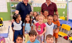 Prefeito Wísner e vice Diogo visitam escolas municipais de Corumbaíba Prefeito Wísner e vice Diogo visitam escolas municipais de Corumbaíba