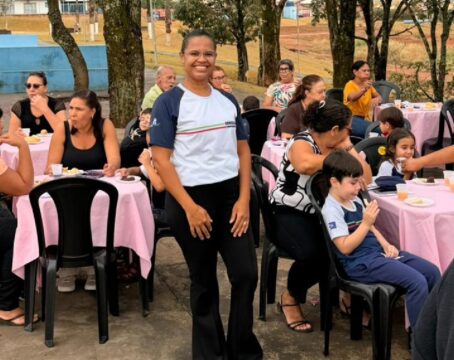 Projeto literário reúne crianças e avós em café da manhã no Parque Ecológico de Cumari