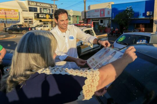 Catalão: Mais um "Adesivaço do Jamil Calife" mobiliza centenas de carros e grande aglomeração na Praça das Bandeiras