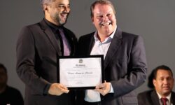 Prefeito Wísner Araújo recebe título de Cidadão Ipamerino durante celebração dos 156 anos de Ipameri Prefeito Wísner Araújo recebe título de Cidadão Ipamerino durante celebração dos 156 anos de Ipameri