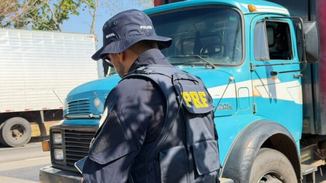 No Dia do Caminhoneiro, PRF alerta para aumento de mortes em acidentes envolvendo caminhões nas rodovias federais