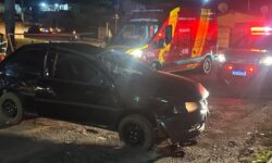 Carro capota após bater contra estrutura de ferro em Ipameri Carro capota após bater contra estrutura de ferro em Ipameri