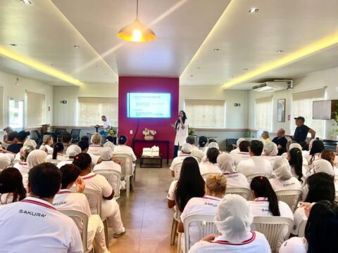 Prefeitura de Ouvidor promove palestra sobre saúde mental para colaboradores da Sakura