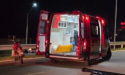 Homem fica ferido após colisão entre carro e moto na GO-330, em Catalão