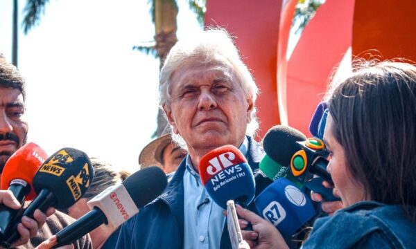 Caiado é diagnosticado com pneumonia após ser internado em São Paulo