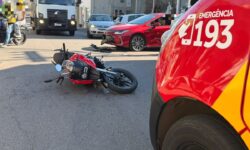Colisão entre carro e moto deixa motociclista ferido em Catalão