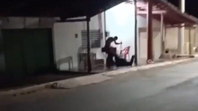Vídeo exclusivo mostra mecânico sendo atacado com várias facadas após tentar separar briga de casal em Urutaí