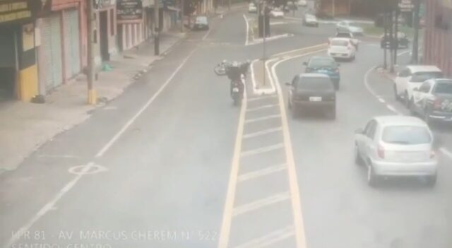 VÍDEO: Homem morre após ser atropelado por motociclista alcoolizado e sem habilitação em Uberaba