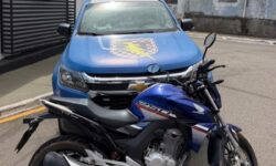 Motocicleta furtada é recuperada pela Força Tática no bairro Pontal Norte, em Catalão