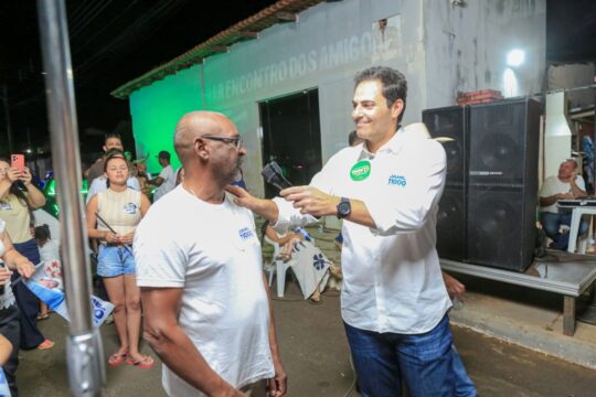 Após sessão de hemodiálise, paciente agradece Jamil Calife por atendimento pelo SUS durante reunião em Ouvidor