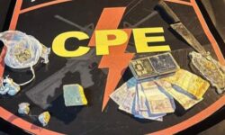 CPE prende dois suspeitos de tráfico de drogas no Bairro Dona Zilda, em Ipameri CPE prende dois suspeitos de tráfico de drogas no Bairro Dona Zilda, em Ipameri