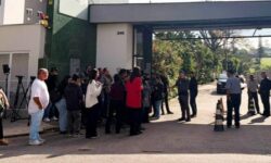 Corpo de Rick, da dupla com Renner, começa a ser velado em Sorocaba, em São Paulo Corpo de Rick, da dupla com Renner, começa a ser velado em Sorocaba, em São Paulo
