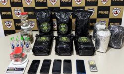 Ação integrada entre polícias de Goiás e Minas apreende drogas avaliadas em R$ 300 mil em Monte Carmelo Ação integrada entre polícias de Goiás e Minas apreende drogas avaliadas em R$ 300 mil em Monte Carmelo