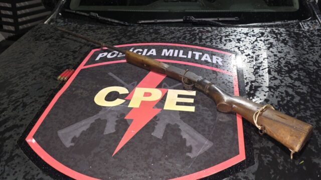 Três homens são presos e arma de fogo é apreendida durante ação policial na zona rural de Catalão