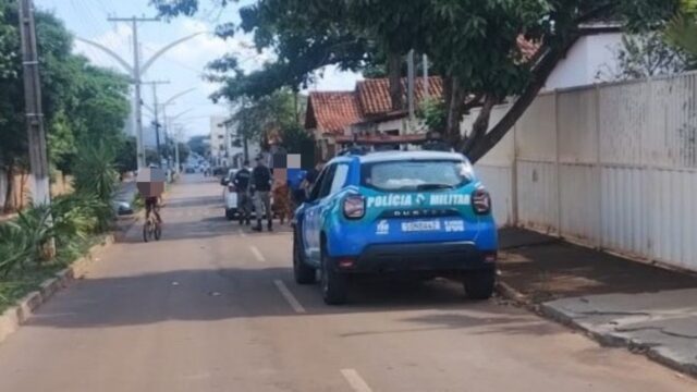 Idoso fica ferido após bater bicicleta na traseira de carro estacionado em Ouvidor