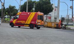 Motociclista fica ferida em acidente com carro na Avenida José Marcelino, em Catalão Motociclista fica ferida em acidente com carro na Avenida José Marcelino, em Catalão