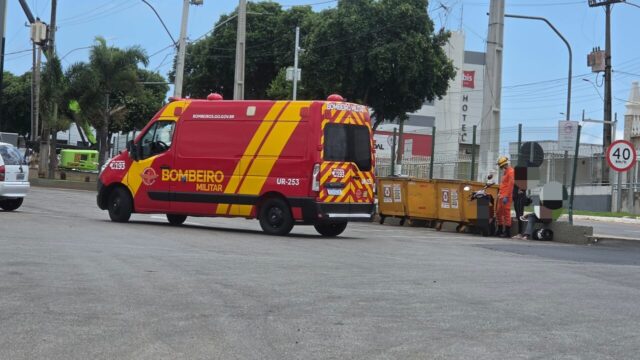 Motociclista fica ferida em acidente com carro na Avenida José Marcelino, em Catalão