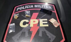 CPE prende suspeito de tráfico de drogas que buscava entorpecentes em Catalão para distribuir em Nova Aurora e Goiandira CPE prende suspeito de tráfico de drogas que buscava entorpecentes em Catalão para distribuir em Nova Aurora e Goiandira